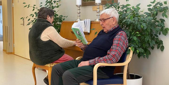 Bilde/illustrasjon for Allsang på Flåheimen Allsang på Flåheimen